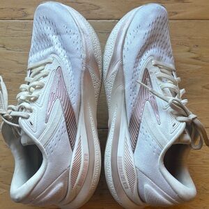 Brooks Women's White and Pink Athletic Shoes